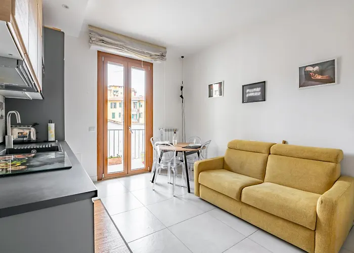 Maragliano And San Jacopino Flat With Balcony