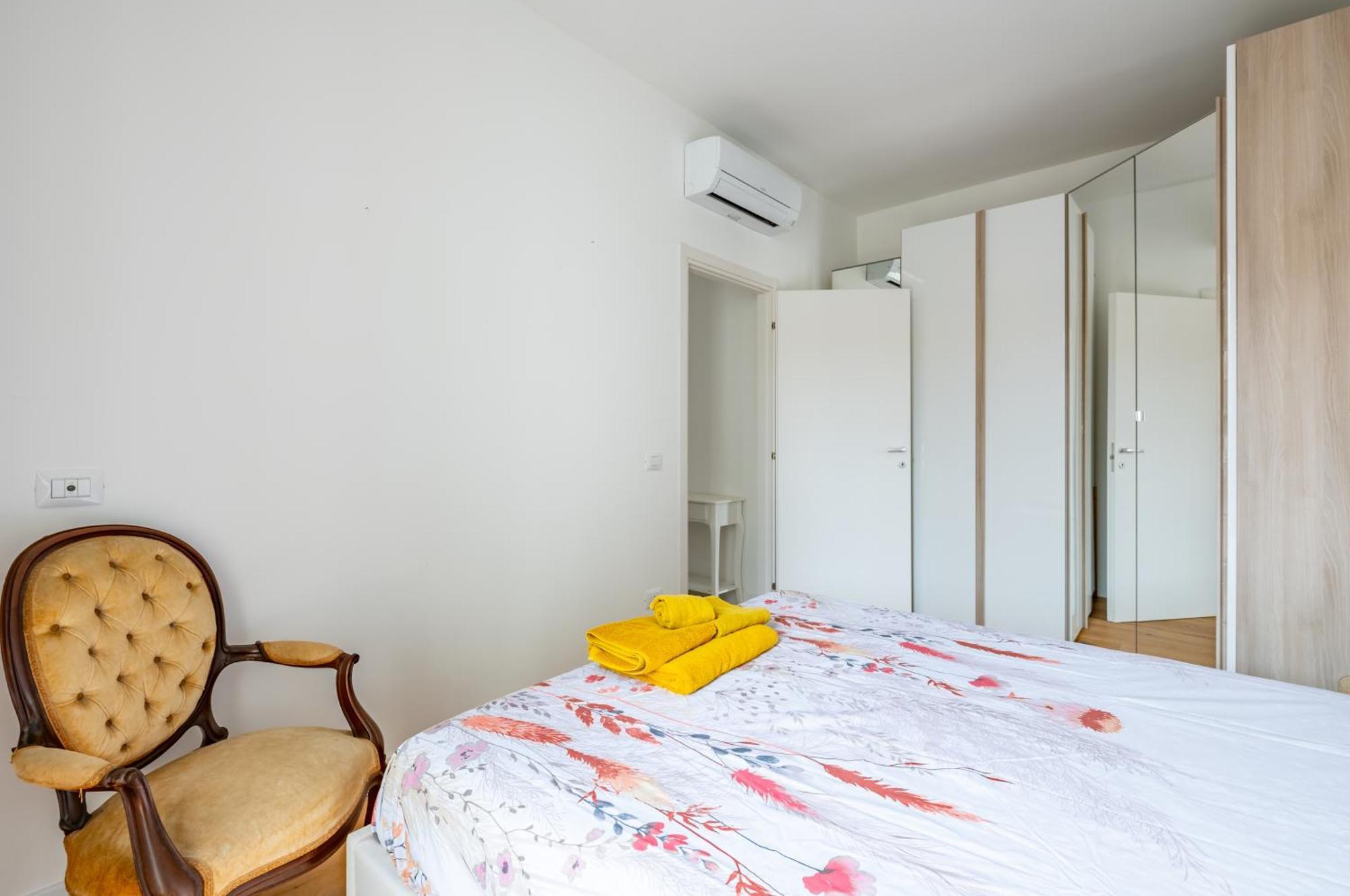 Maragliano And San Jacopino Flat With Balcony