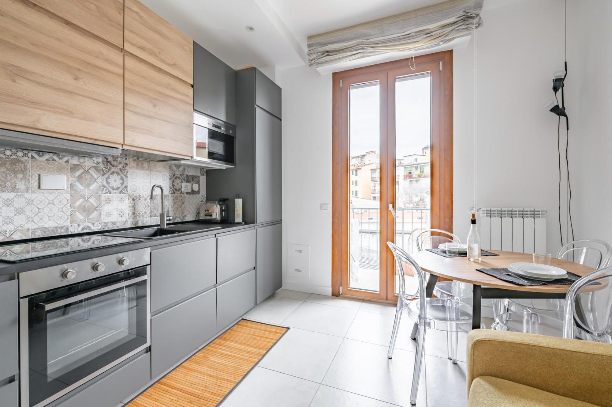 Maragliano And San Jacopino Flat With Balcony * Florence